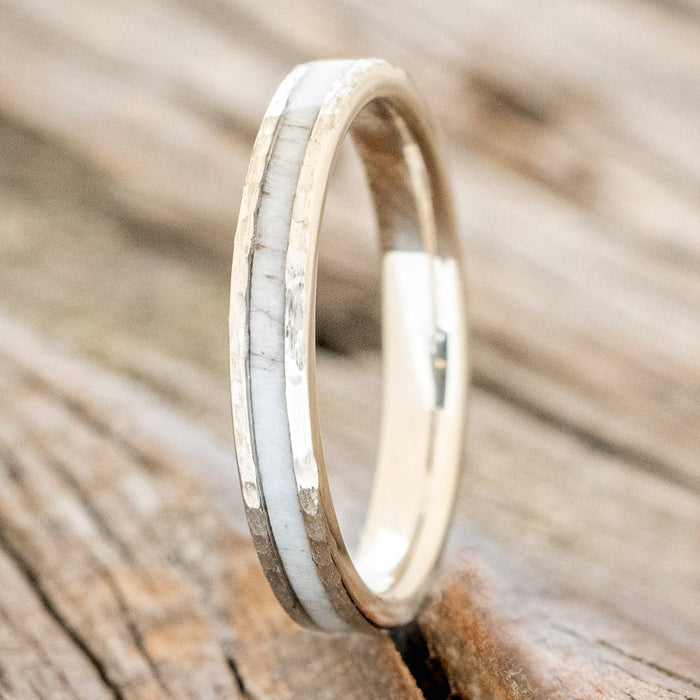 14K White Gold / Hammered / 3mm