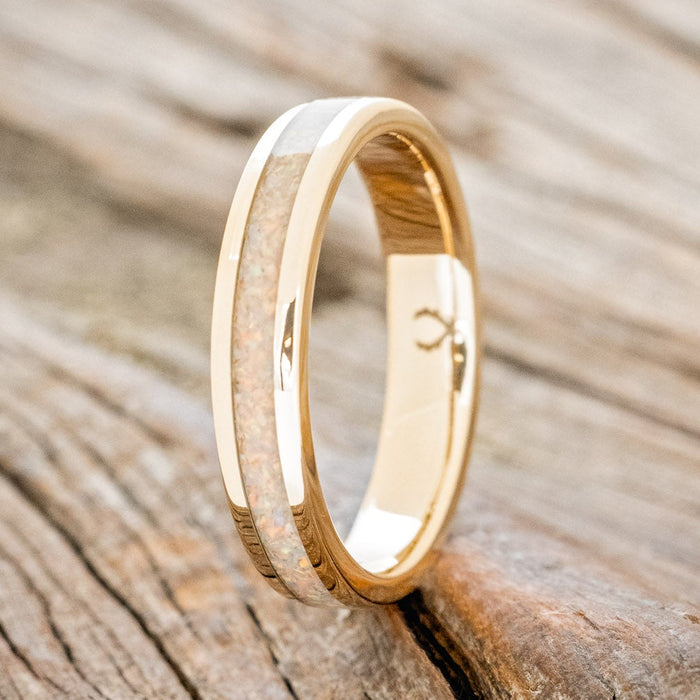 14K Yellow Gold / 4mm