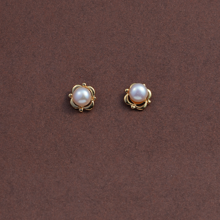 Freshwater White Pearl Stud
