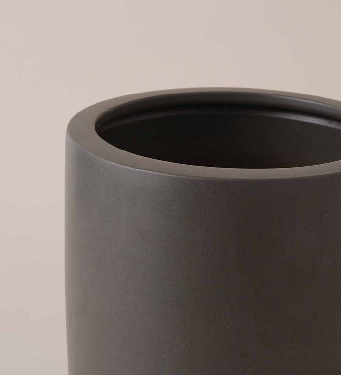 Graphite Earthenware Pot (25cm)