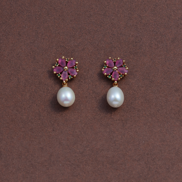 Pearl Hanging Earrings with Crystal