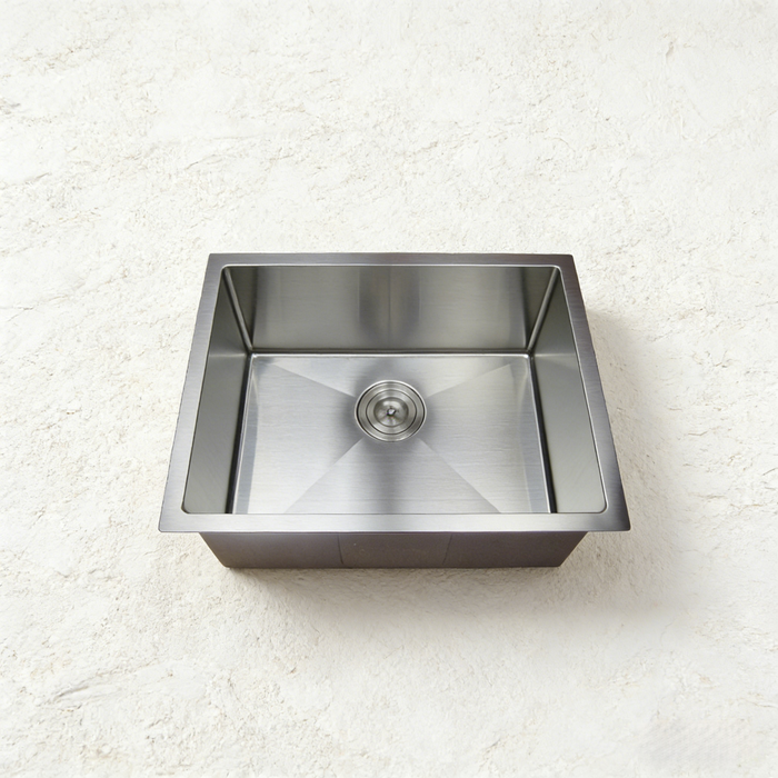 Seamless Metal Kitchen Basin 600*450*220mm