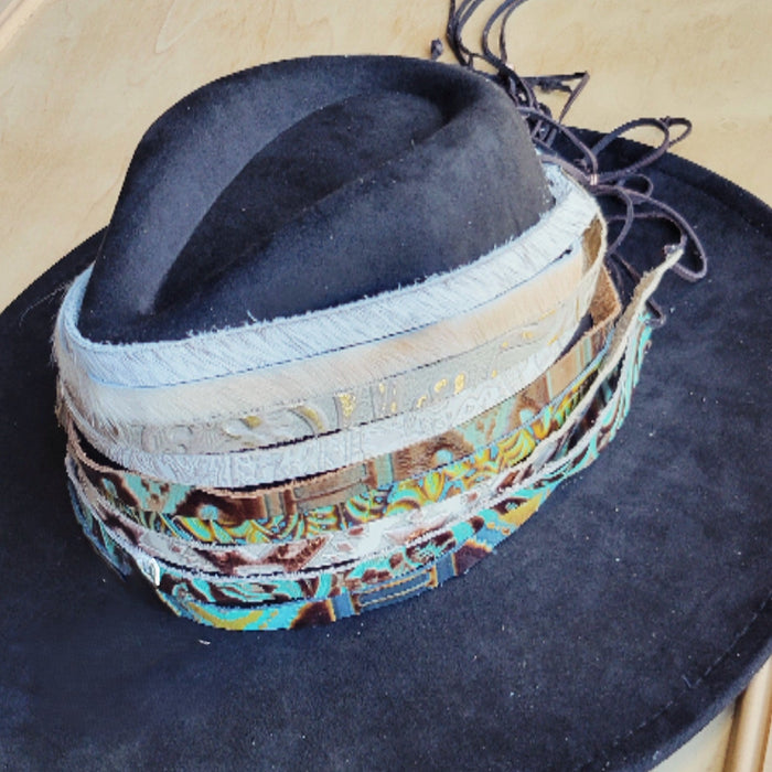 Tan steer hat band, pattern variation view